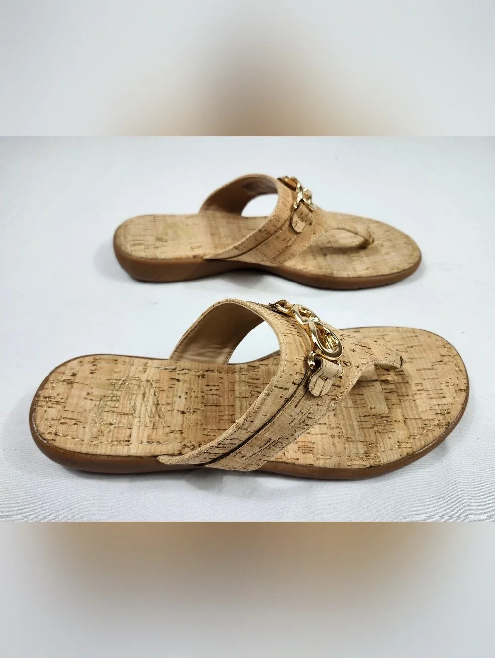 AEROSOLES cork effect